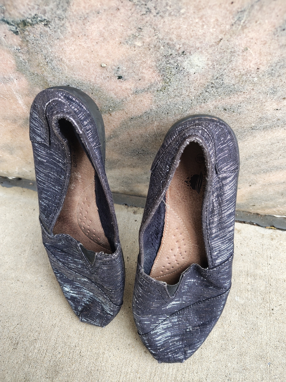 Aloha Island Women's Metallic Charcoal Slip-On Flats